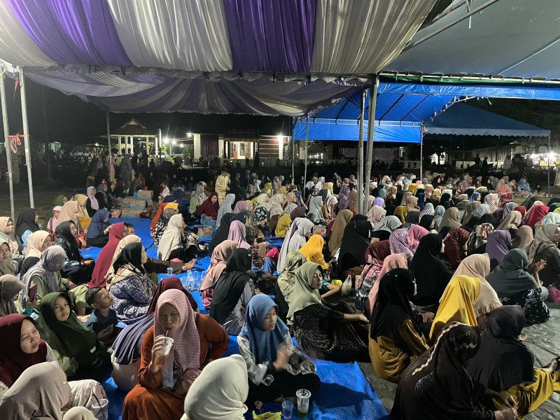 Ribuan Masyarakat Hadiri Tabligh Akbar dan Kampanye Dialogis Calon Bupati Inhil Haji Herman