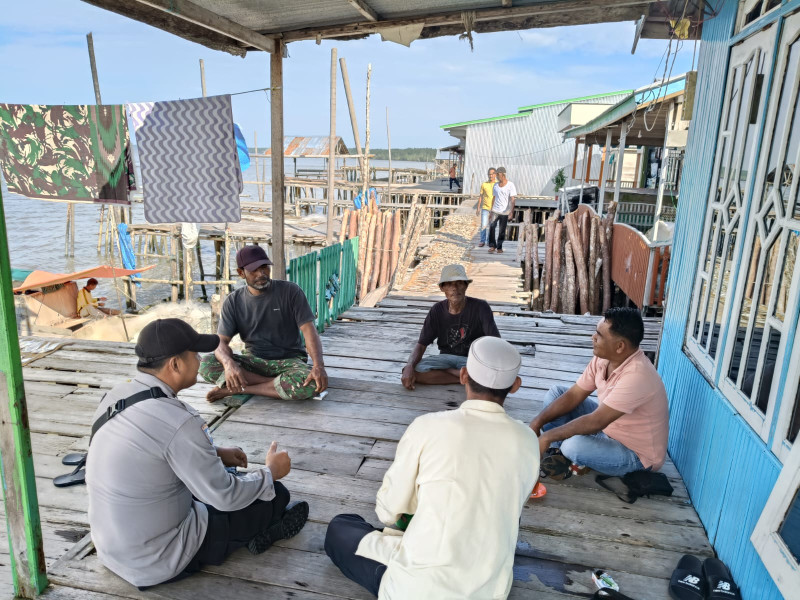 Wujudkan Pilkada Damai, Bhabinkamtibmas Sungai Bela Ajak Warga Saling Menghormati Perbedaan Pandangan Politik
