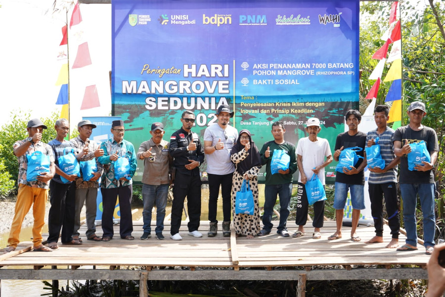 Hari Mangrove Sedunia, BDPN dan PNM Cab Pekanbaru Bersama UNISI Mengabdi Tanam Ribuan Pohon