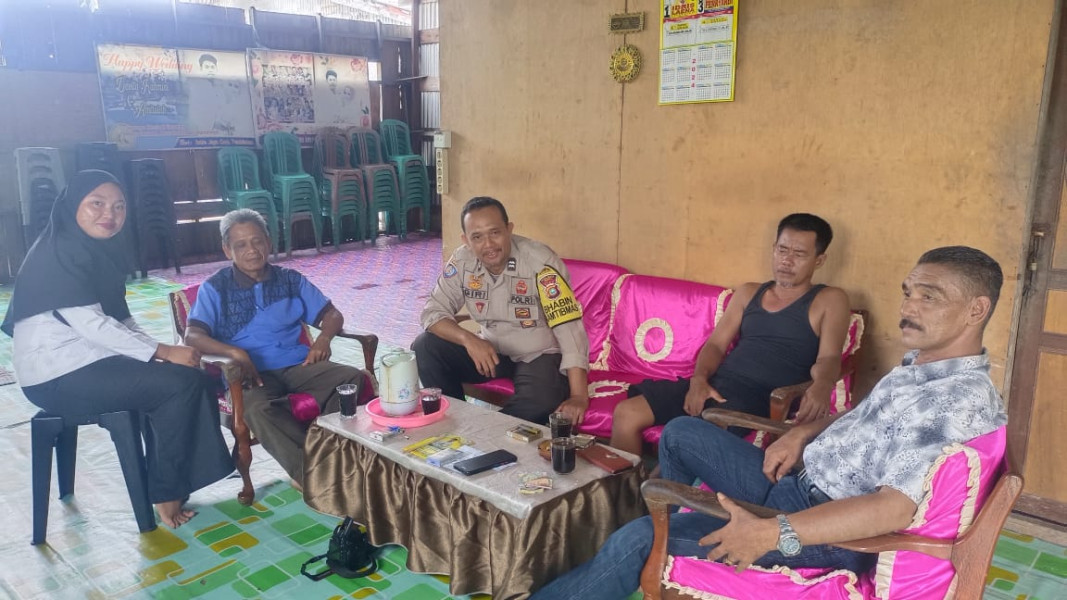 Sambangi Warga Sungai Buluh,  Aiptu Giri Wahyudi Sampaikan Pesan Kamtibmas dan Pilkada Damai