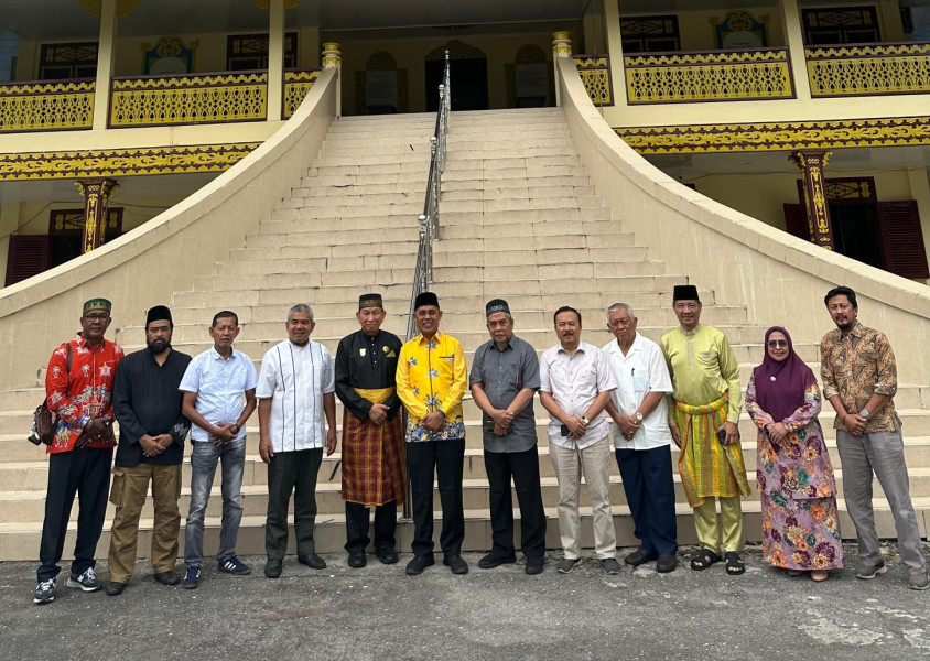 Kunjungi LAM Riau, Haji Herman Disambut Hangat oleh Datuk Seri Raja Marjohan Yusuf