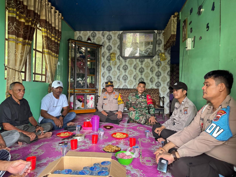 Cooling System Kapolsek Kuindra Ajak Warga Parit Baru Jaga Kamtibmas dan Sukseskan Pilkada Riau