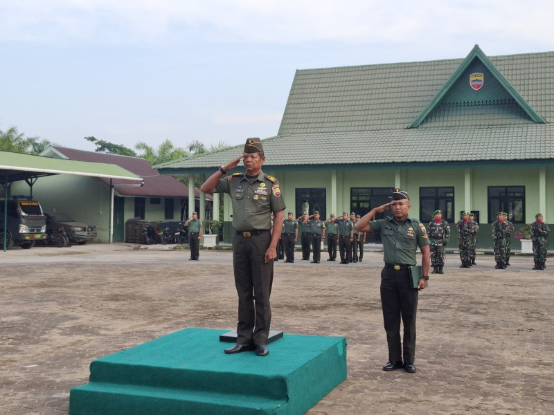 Kodim 0314/Inhil Melaksanakan Upacara Bendera Bulanan
