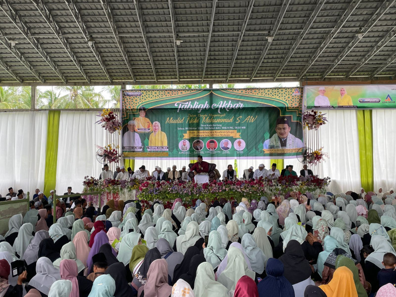 Ribuan Masyarakat Sambut Haji Herman di Acara Tabligh Akbar di Desa Kuala Keritang