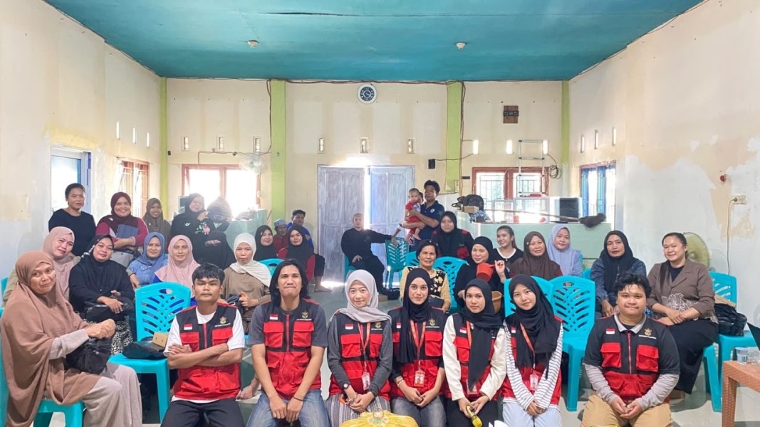 Permudah Pelayanan Warga, Mahasiswa KKN Unhas Sosialisasikan Website Profil Desa Padangloang