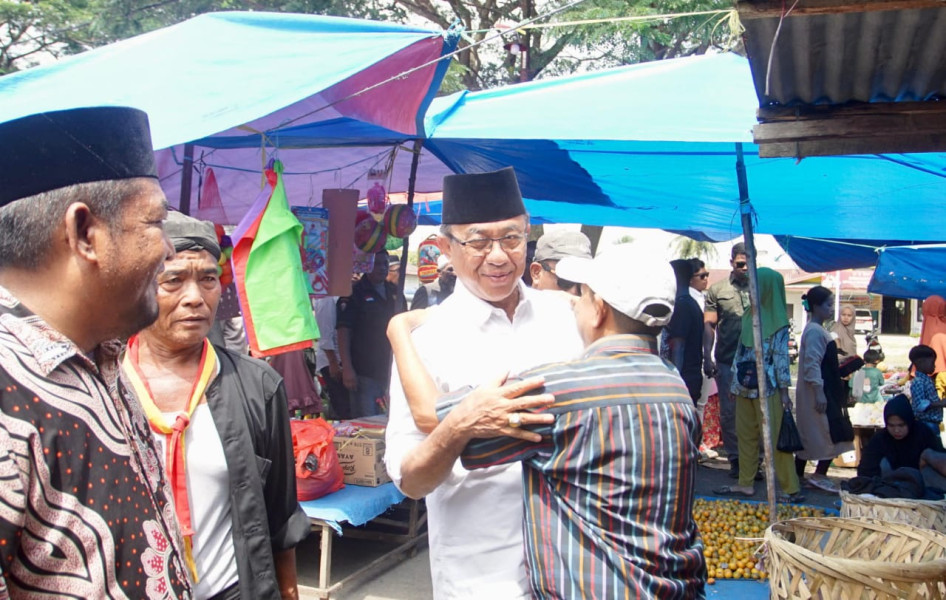 HM Wardan Gelar Kampanye Dialogis Sekaligus Blusukan ke Pasar Sungai Salak