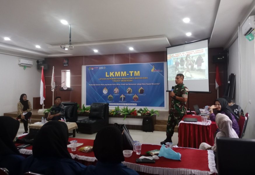 Dandim 0314/Inhil Berikan Materi LKMM-TM BEM Unisi