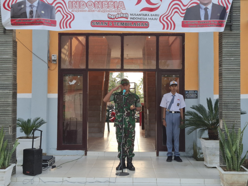 Jadi Pembina Upacara Bendera di SMAN 2 Tembilahan, Dandim 0314/Inhil Beri Motivasi Untuk Gapai Cita Cita Masa Depan