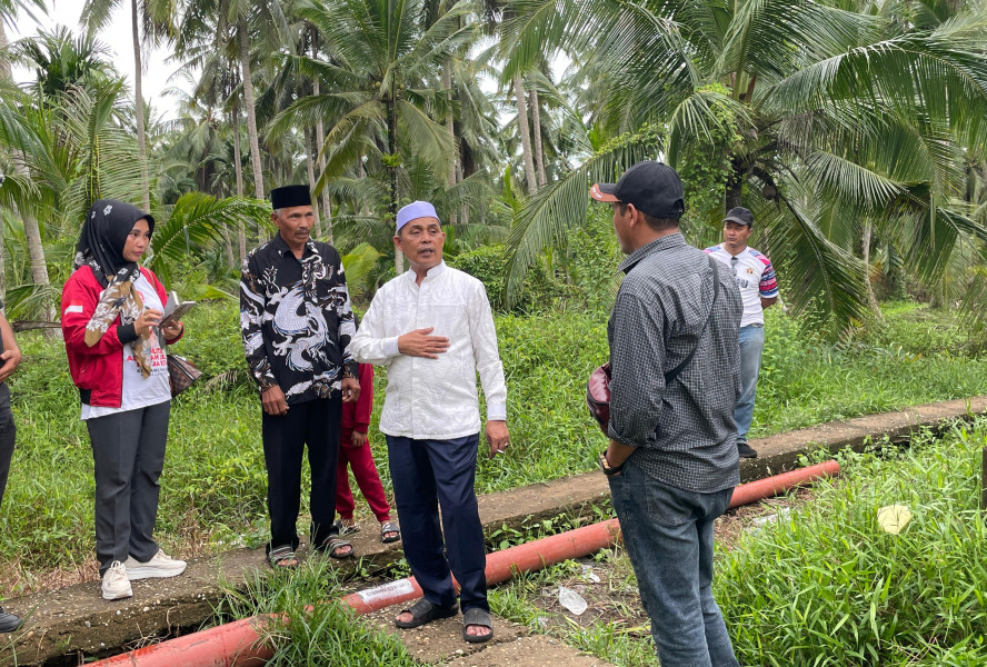 Warga Minta Haji Herman Bantu Percepatan Aliran Listrik 24 Jam di Pelangiran Kecil