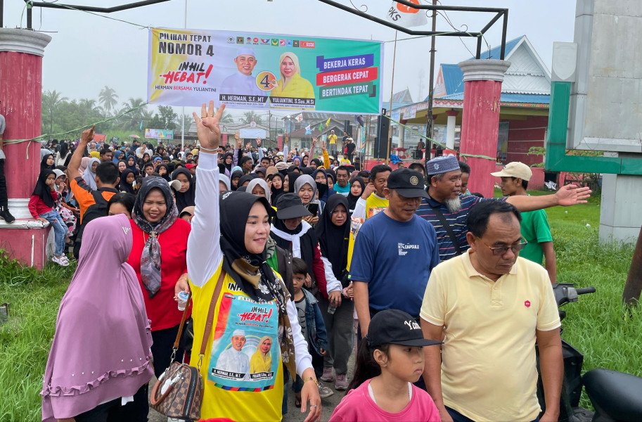 Ribuan Warga Ikuti Jalan Santai Bersama Calon Bupati Inhil Nomor 4, Haji Herman - Yuliantini