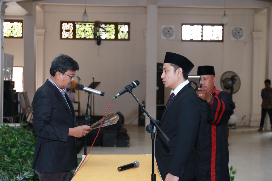 Edy Safwannur Lantik M Irfan A Indra Putra Sebagai Wakil Ketua Yayasan Tasik Gemilang Unisi